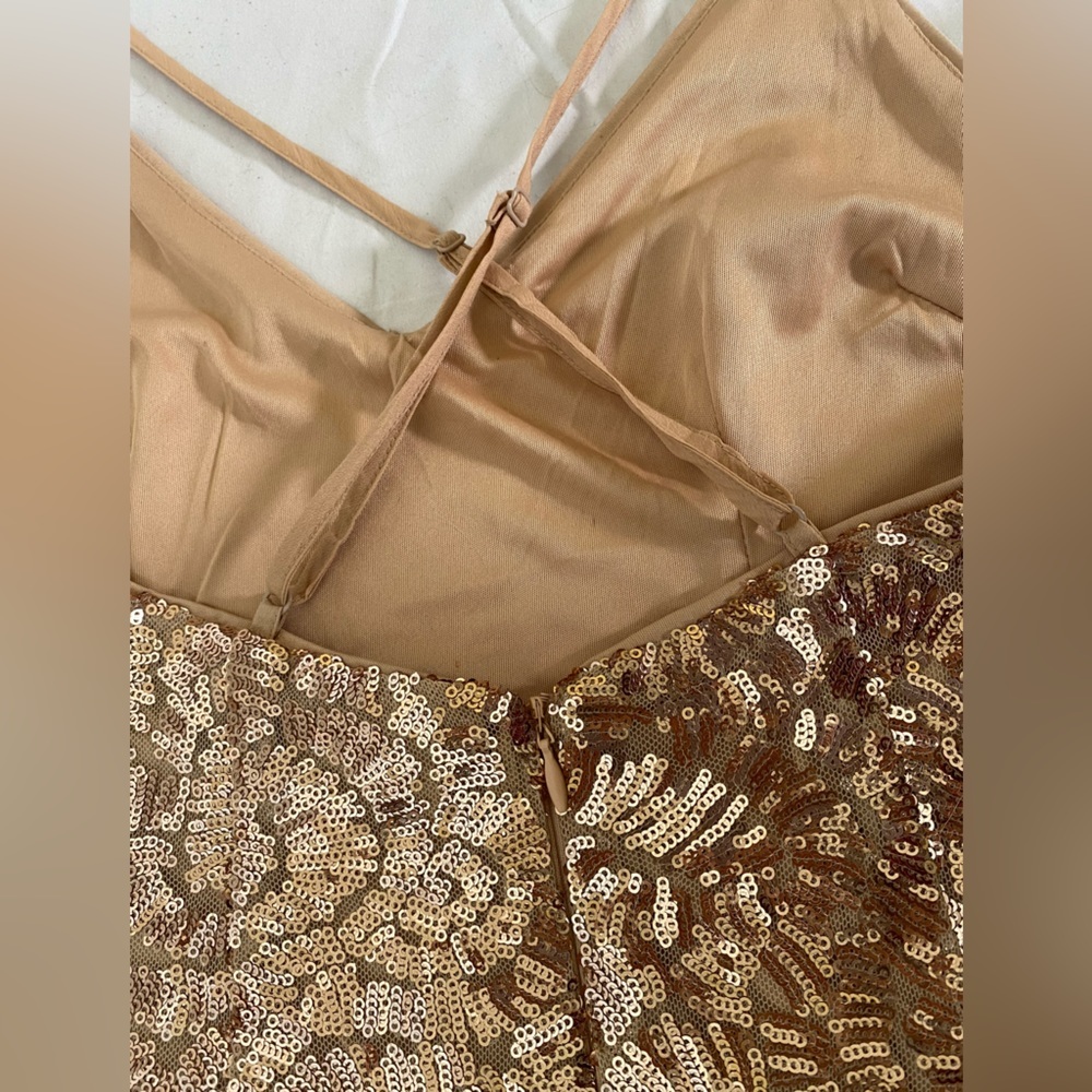 Rose‎ gold sequin mini dress, forever 21, size small, adjustable straps, pink - Picture 12 of 16